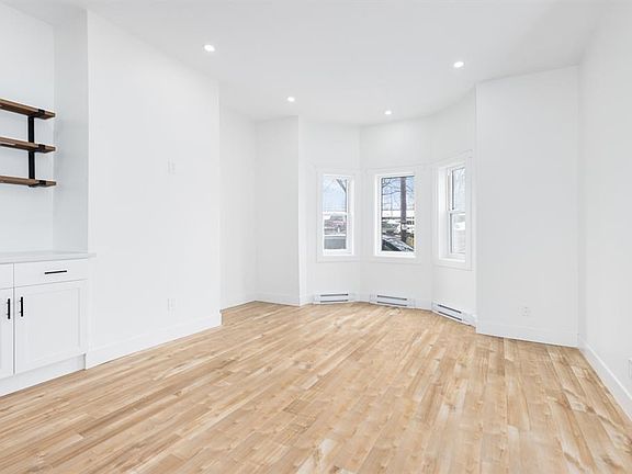 5th image of 99 Pennywell Road