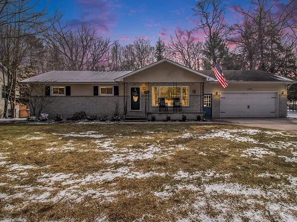 1318 N Lendale Rd, Ludington, MI 49431