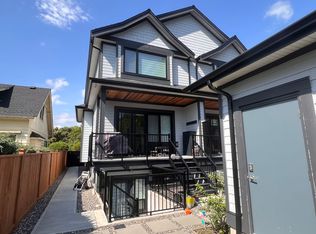 3216 King Edward Ave W, Vancouver, BC V6L 1T2