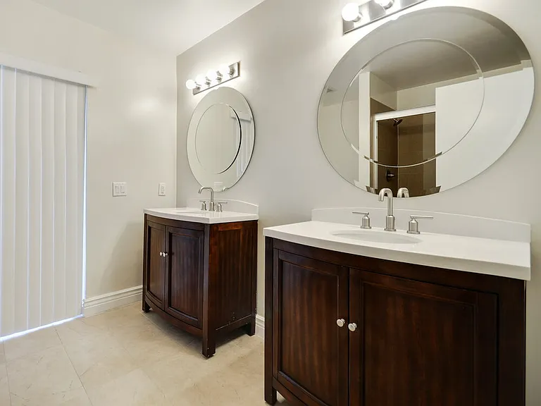 21020 Woodspring Ave — Photo 13