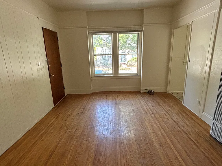 456 Everett Ave — Photo 4