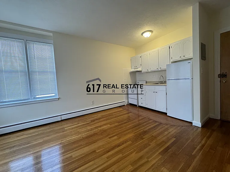 1803 N Beacon St — Photo 2