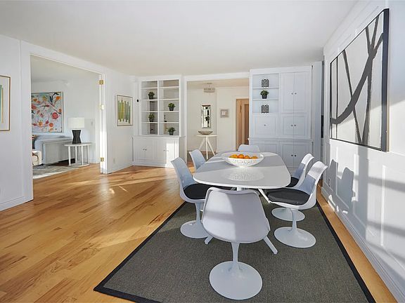 5th image of 201 E 77th St APT 16A