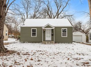 2004 SW Medford Ave, Topeka, KS 66604