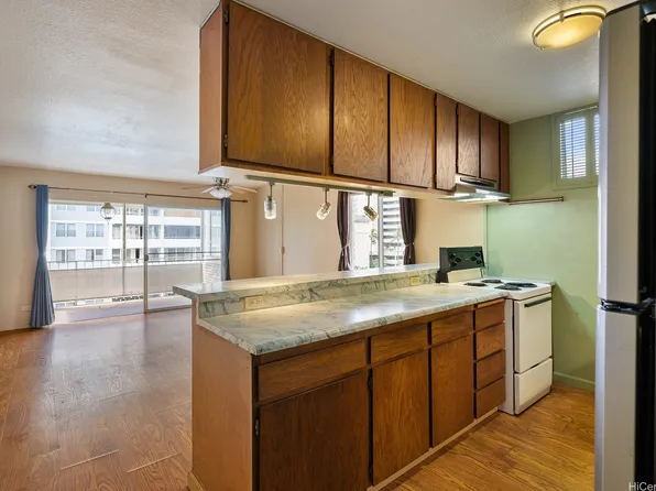 411 Kaiolu St APT 605, Honolulu, HI 96815