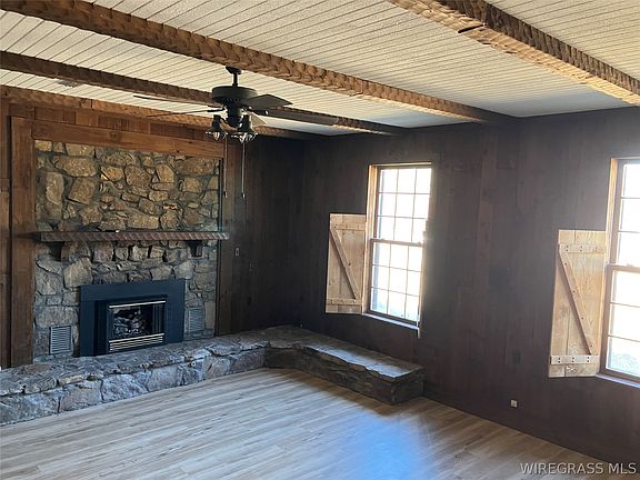 4th image of 215 Chambers St