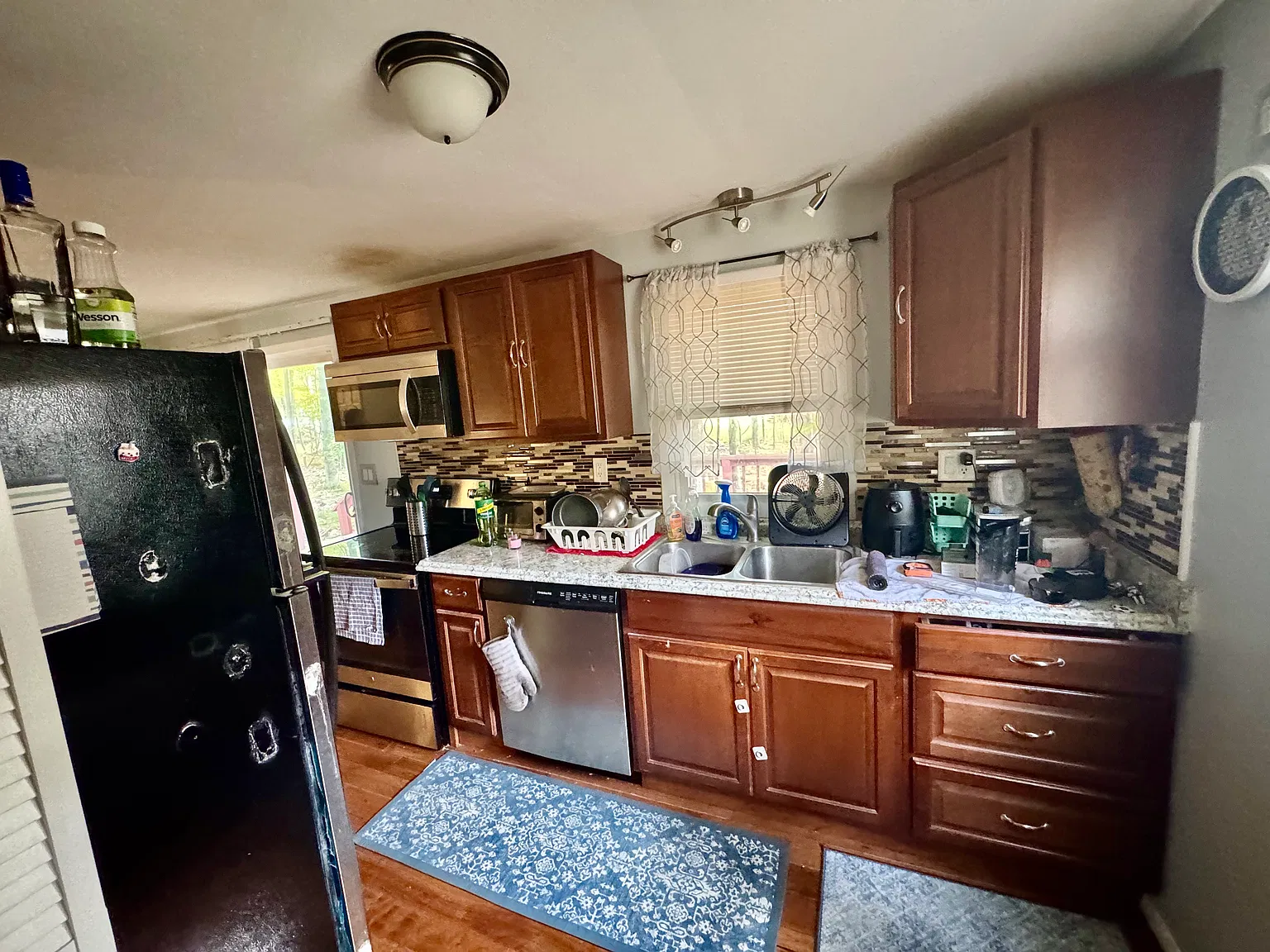 3 bed, 960 sqft, $1,650 — Photo 4