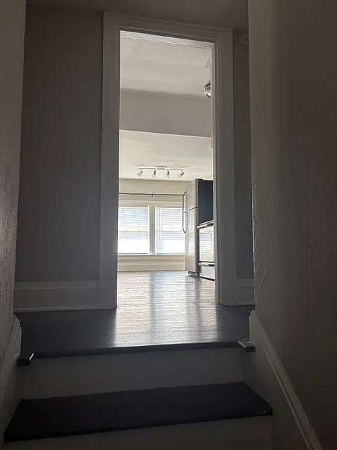 1 bed, 925 sqft, $1,000 — Photo 2