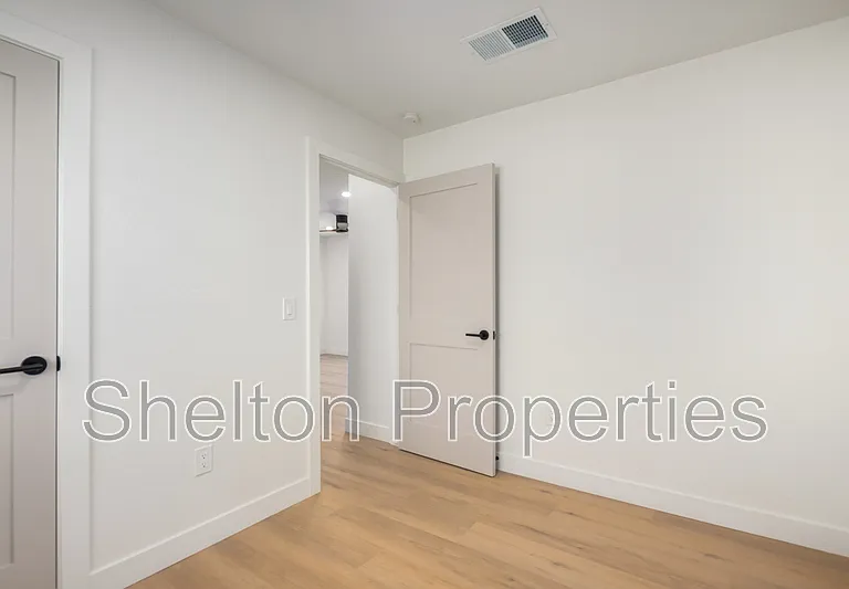 616 N 10th Ave #H — Photo 14