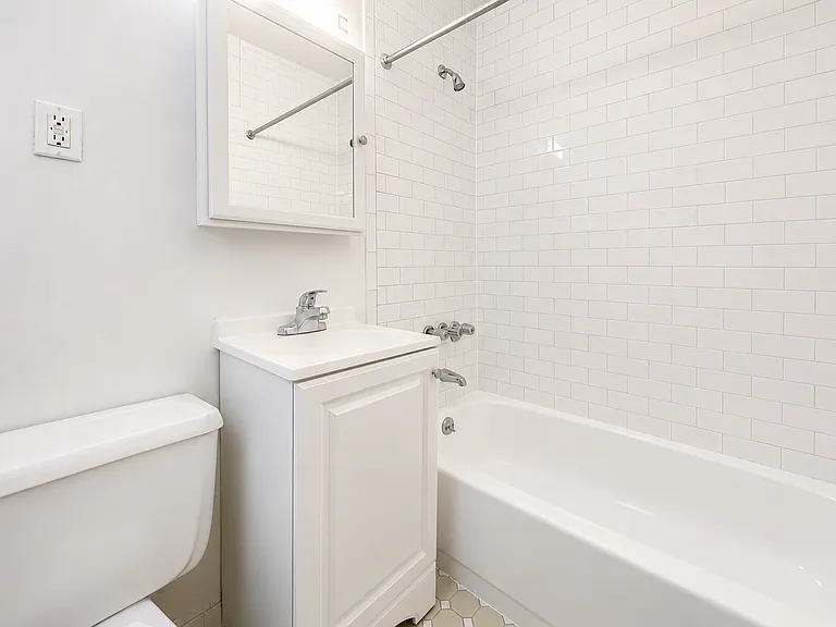 953 Amsterdam Ave #4A — Photo 6