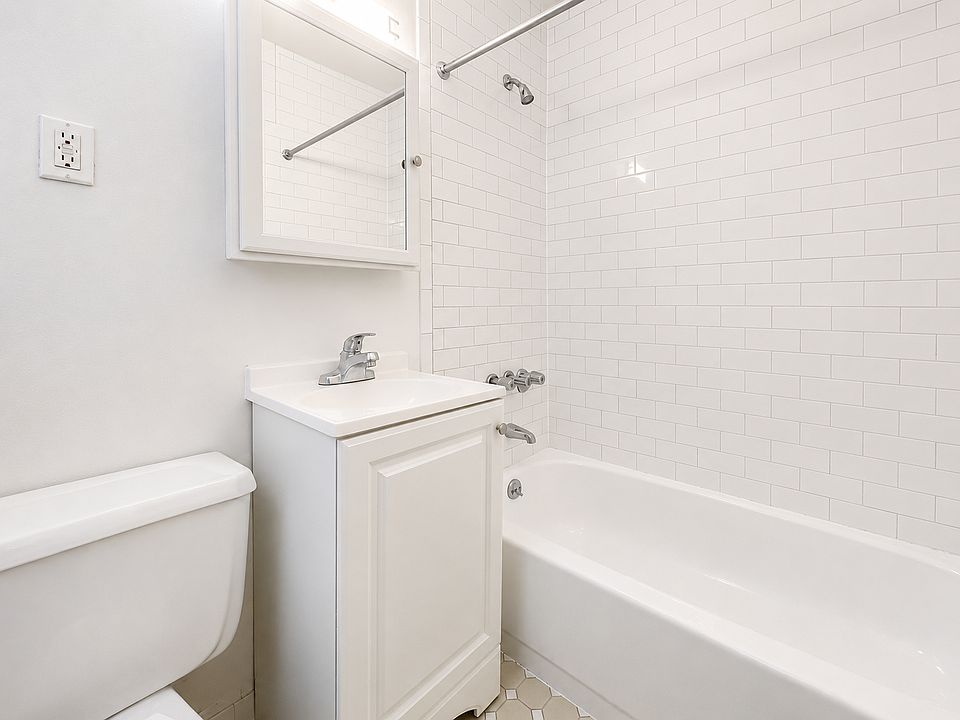1st image of 953 Amsterdam Ave APT 4a