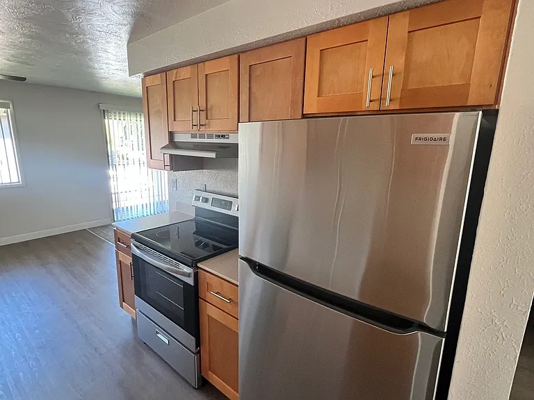 Laurel Park Apartments — Photo 5