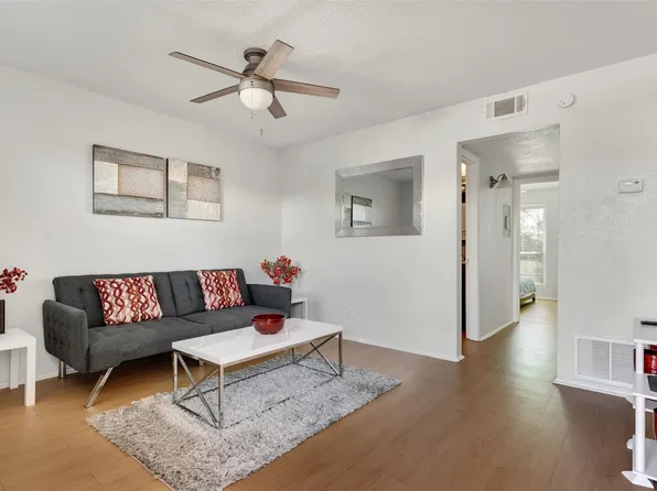 2401 Manor Rd APT 209, Austin, TX 78722