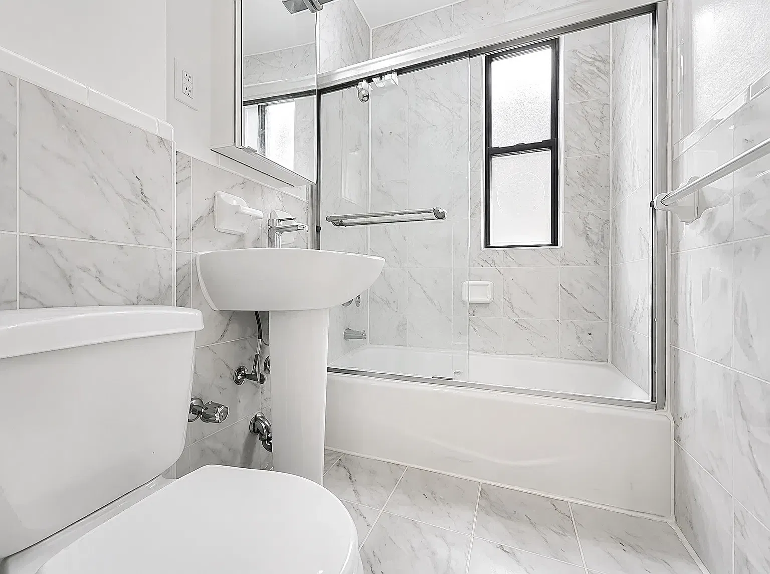 214 East 51st Street — Photo 4