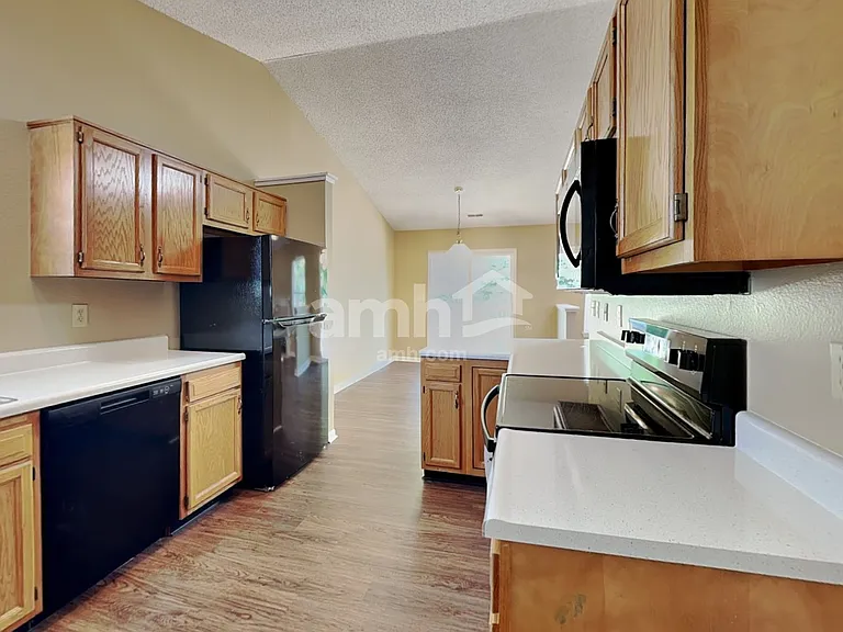 8018 Bitternut Dr — Photo 4