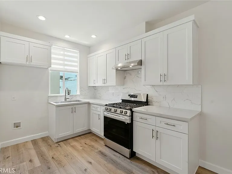 11302 Morrison St #302 — Photo 8