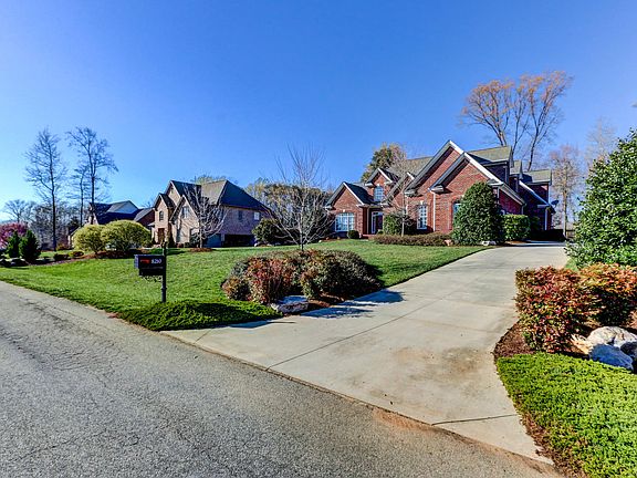 4th image of 8210 William Wallace Dr