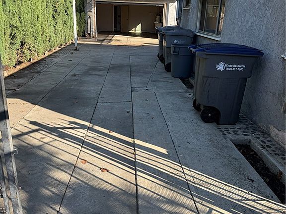 2nd image of 4087 Abbott Rd