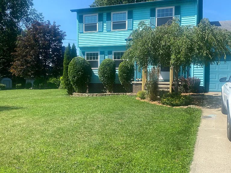 Lowrie Blvd — Photo 7