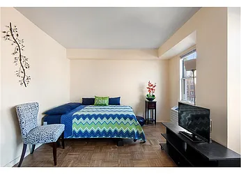 Rented by Warburg