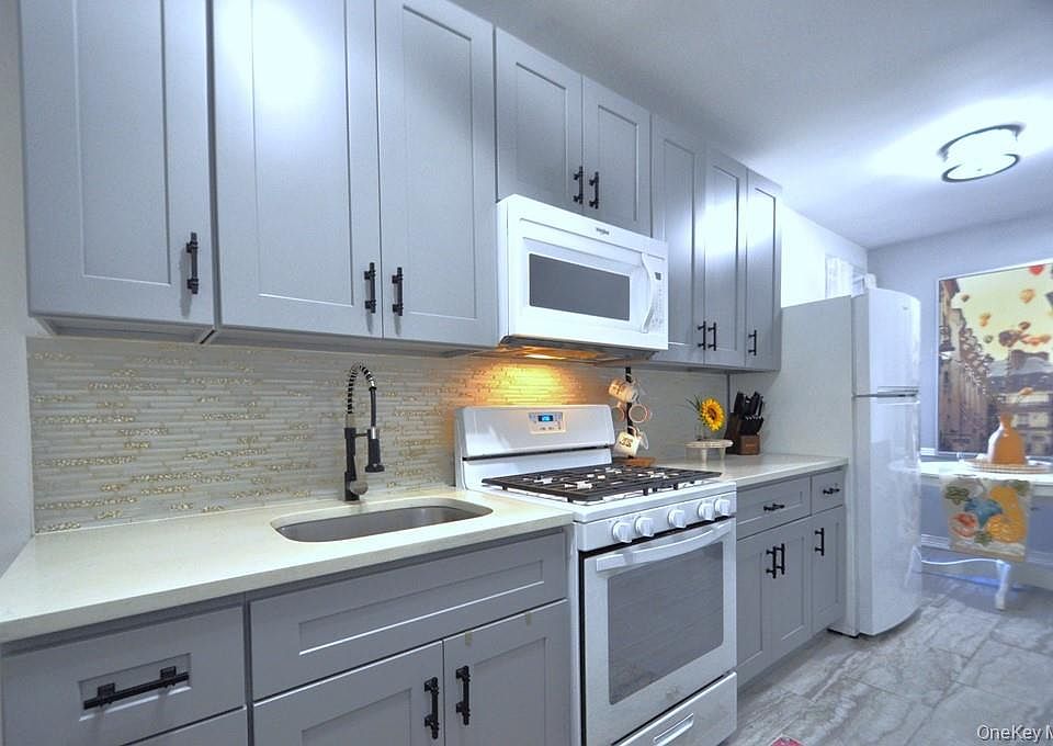 1st image of 19 Abeel Street #2E