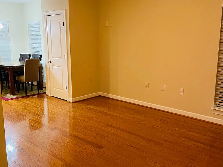 326 Summergate Dr — Photo 4