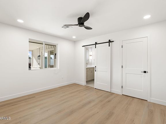 5th image of 3615 E CLARENDON Avenue