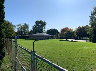 5 Ruth Rd, Bloomington, IL 61701