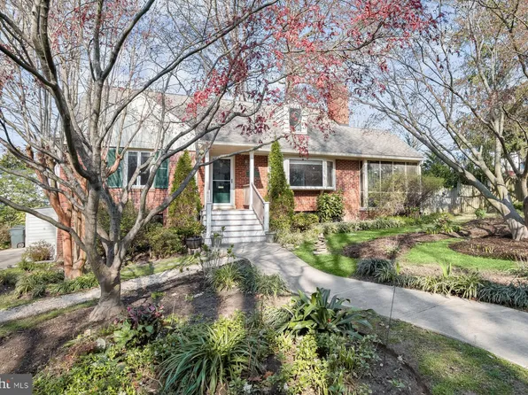 5320 Briley Pl, Bethesda, MD 20816