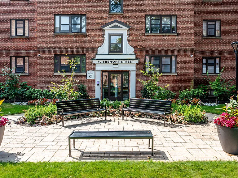Franklin Manor — Photo 15
