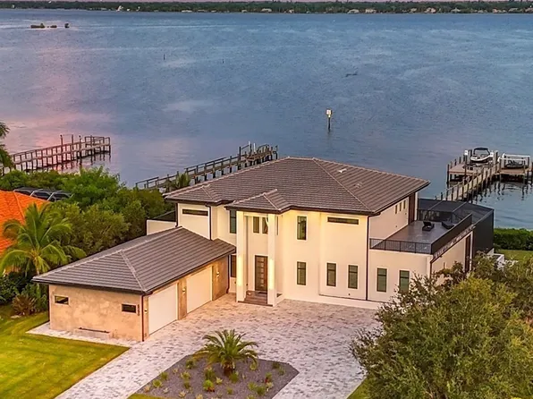 6390 River Club Ct, North Fort Myers, FL 33917