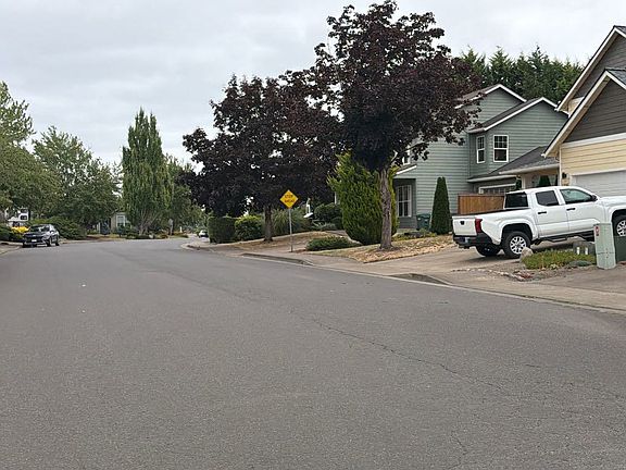 5th image of 1635 Madrona St E