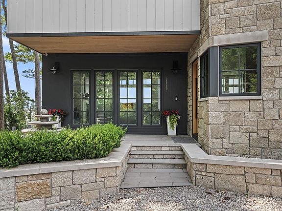 3rd image of 9669 Peninsula Dr