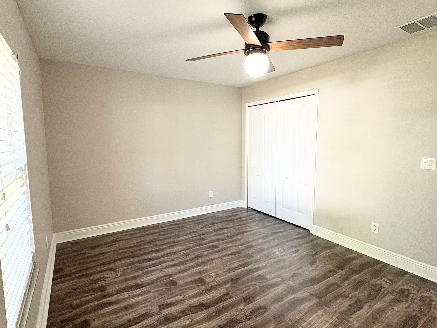 9718 Crenshaw Cir — Photo 4