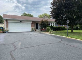 301 Colonial Ln, North Manchester, IN 46962