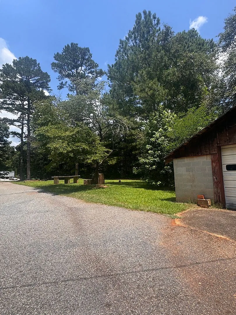 Fully Furnished 3-Bedroom Home for Rent in Commerce, GA Flexible Short & Long-Term Leases — Photo 4