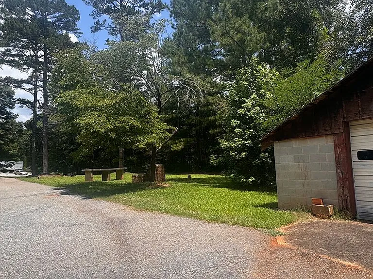 2116 Ila Rd — Photo 4