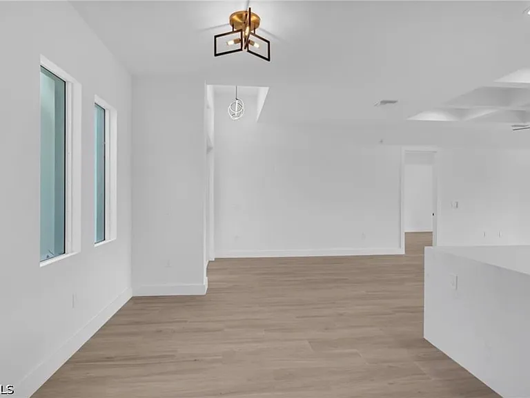 133 West Dr — Photo 11