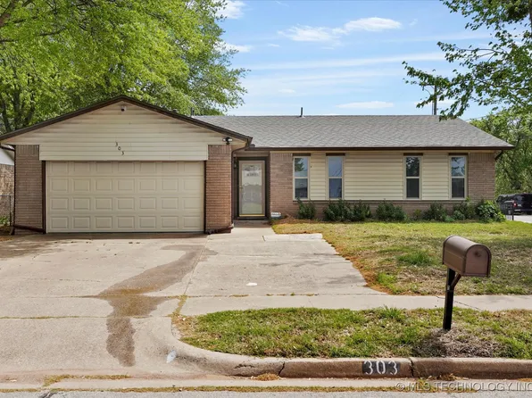 303 N Cedar St, Jenks, OK 74037