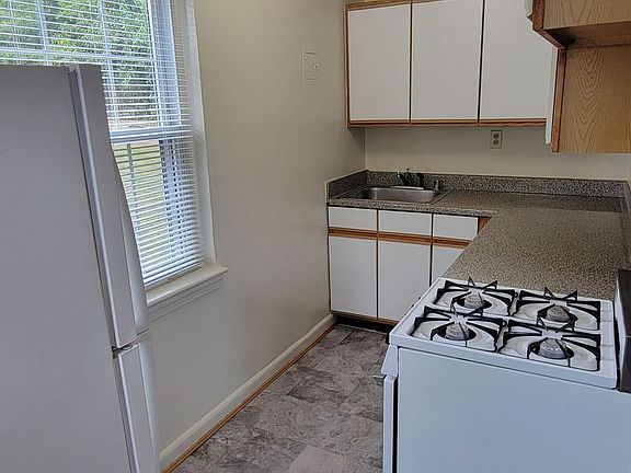 4th image of 49 N Bedford St APT 1