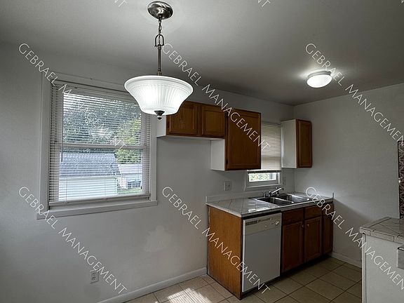 3rd image of 1601 N Virginia Ave #2