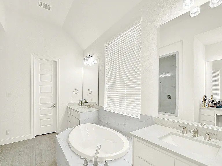 6826 Hallie Loop — Photo 41