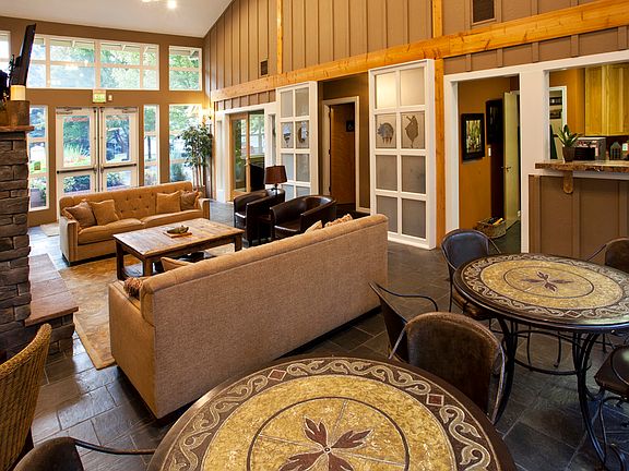 Open Clubhouse Seating