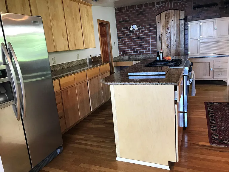 9710 Lake Shore Blvd NE — Photo 8