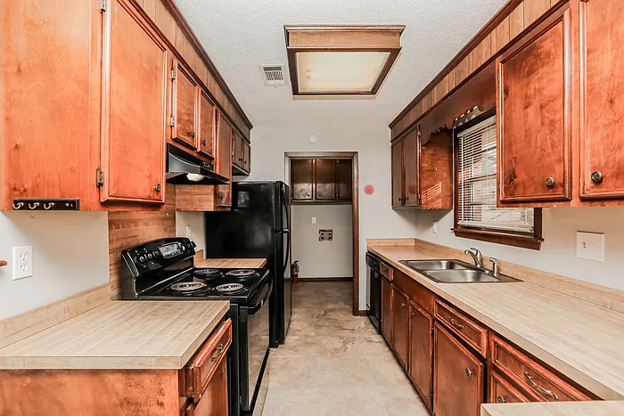 3 bed, 2.0 bath, 1238 sqft, $1,695 — Photo 4