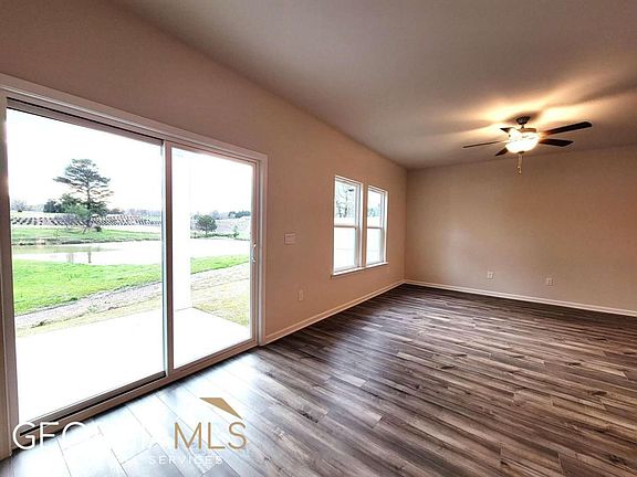 4th image of 614 Easton Way #2