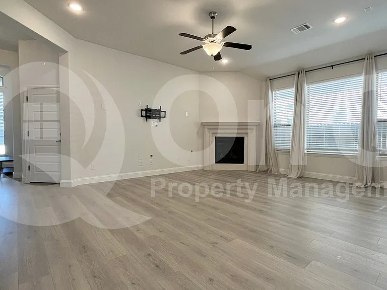 5304 Babcock Rd — Photo 9
