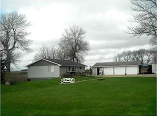 2833 390th Ave, Graettinger, IA 51342