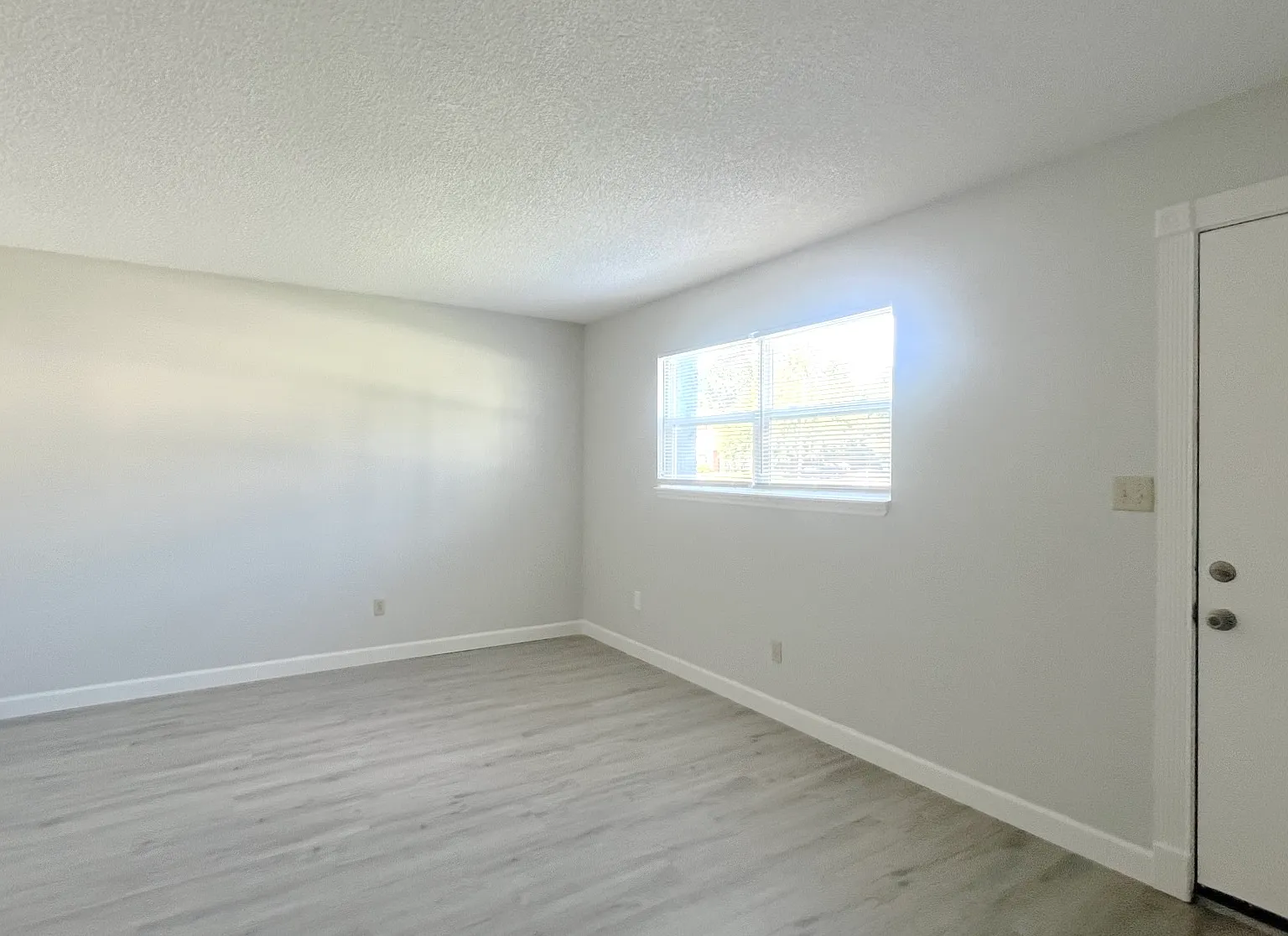 3758 Aristotle Avenue - 3764 — Photo 3