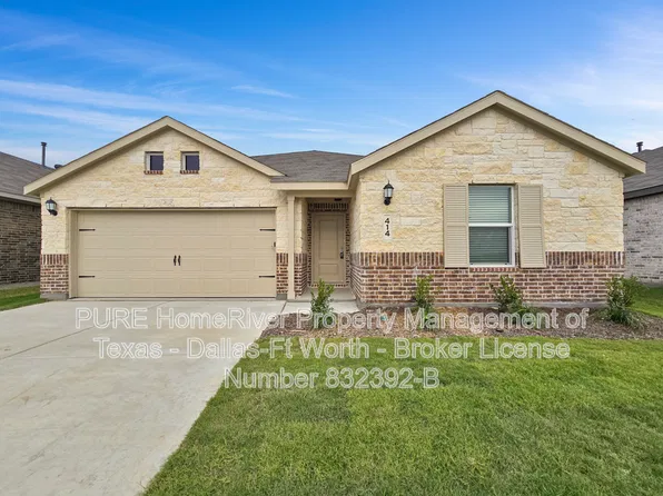 414 Comanche Dr, Cleburne, TX 76033